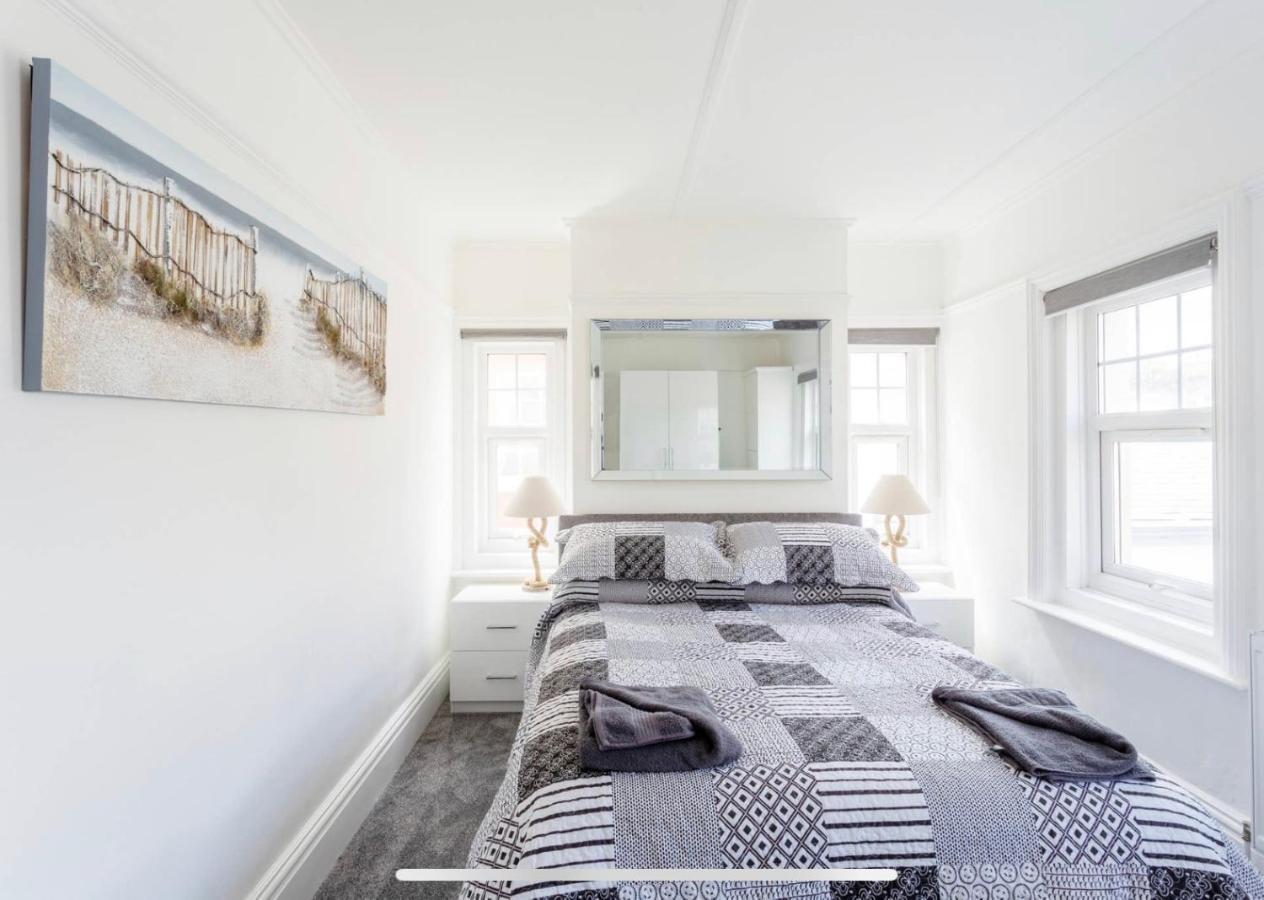 Ammonite Luxury Beachfront Apartment Lyme Regis Luaran gambar